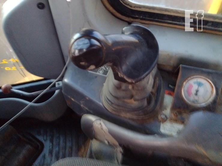 2004-komatsu-d65ex-15-image-9