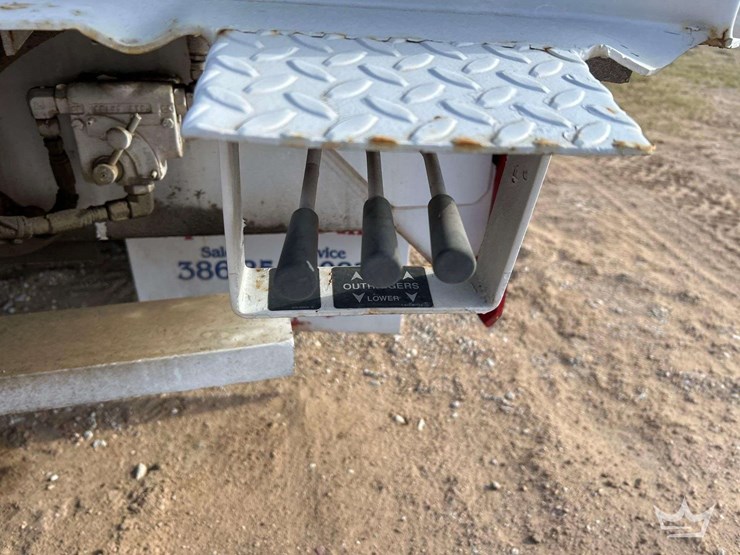 2007-international-derrick-digger-image-20