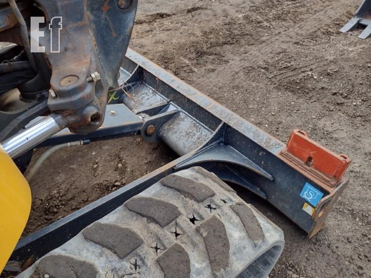 2022-deere-26g-image-24