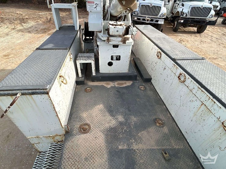 2011-ford-f750-image-31