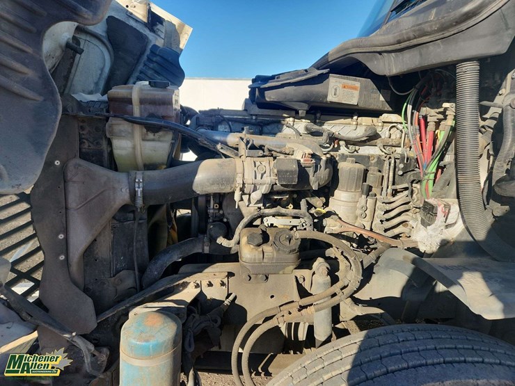 2009-freightliner-cascadia-t/a-sleeper-tractor-image-44