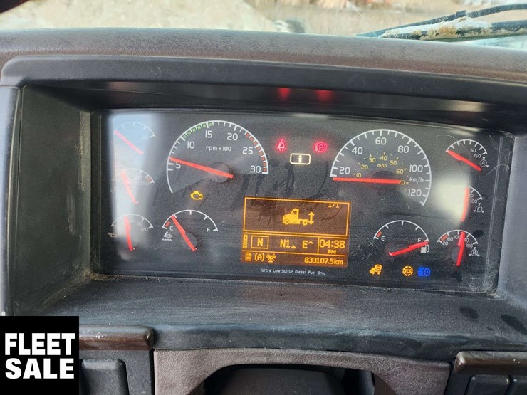 2015-volvo-vnl-t/a-day-cab-tractor-image-21