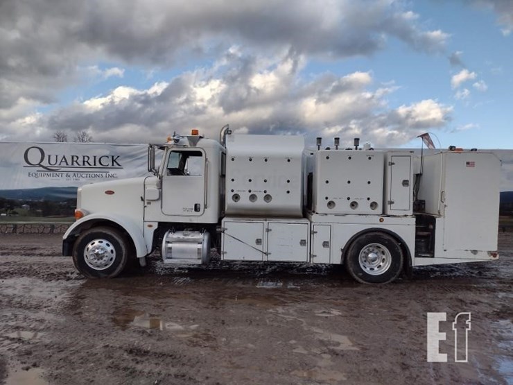 2008-peterbilt-365-image-1