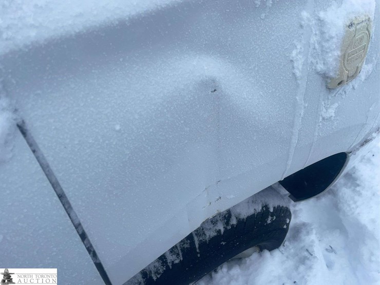 2015-chevrolet-tahoe-image-17