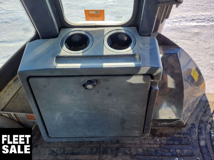 2019-deere-410l-image-18