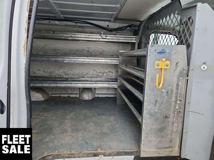 2013-ford-cargo-image-18