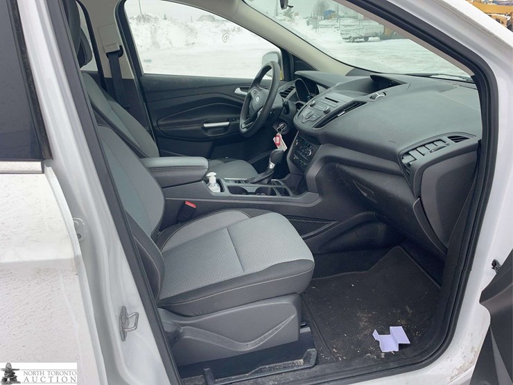 2017-ford-escape-image-23