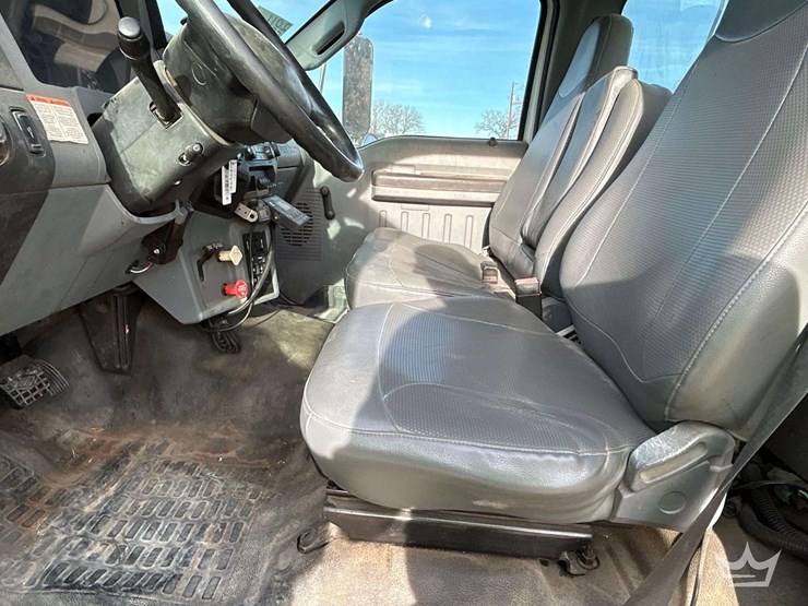 2011-ford-f750-image-12