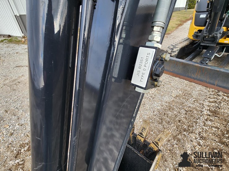 2020-deere-35g-image-17