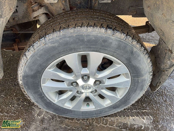 2010-toyota-tundra-image-11