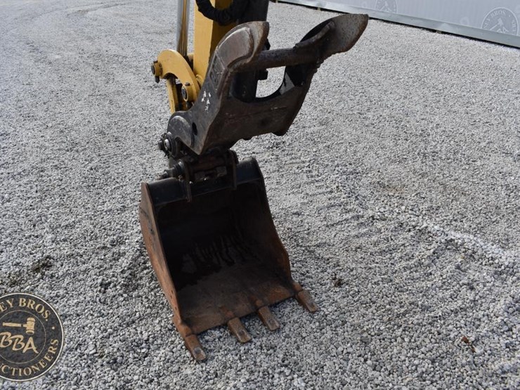 2019-caterpillar-305.5e2-cr-image-18