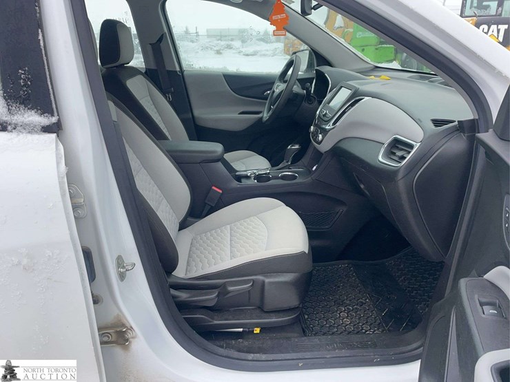 2018-chevrolet-equinox-image-25