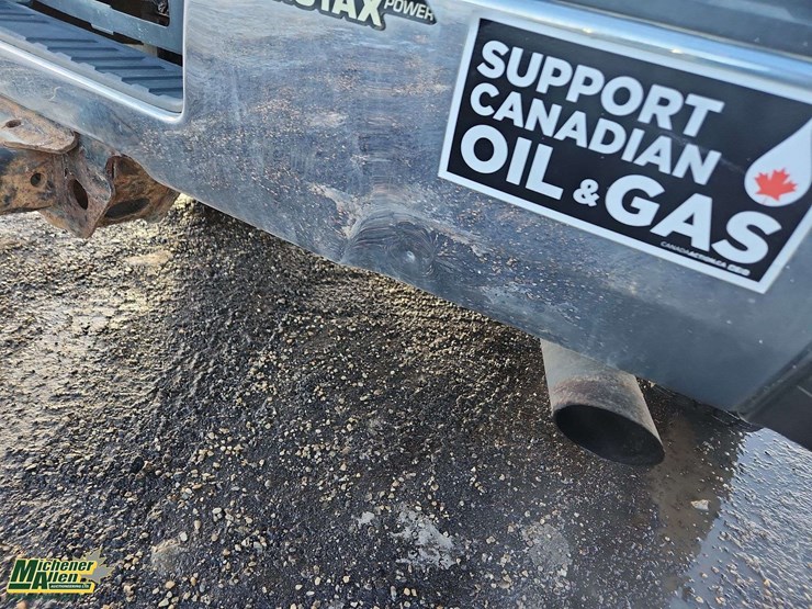 2015-chevrolet-silverado-2500hd-image-39