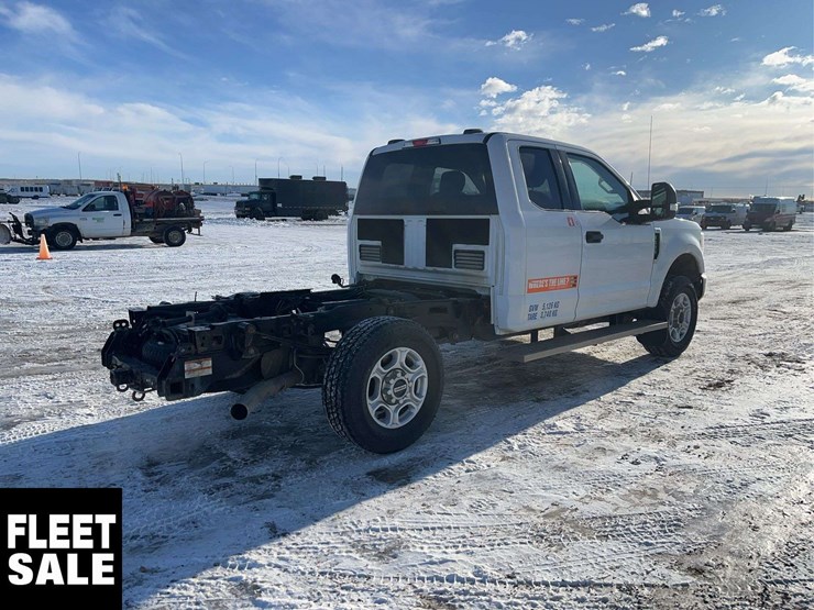 2021-ford-f350-image-4