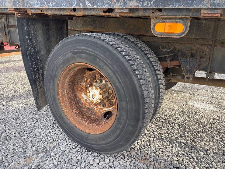 1995-international-4700-image-15