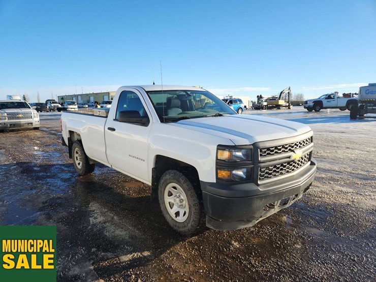 2014-chevrolet-silverado-1500-image-2