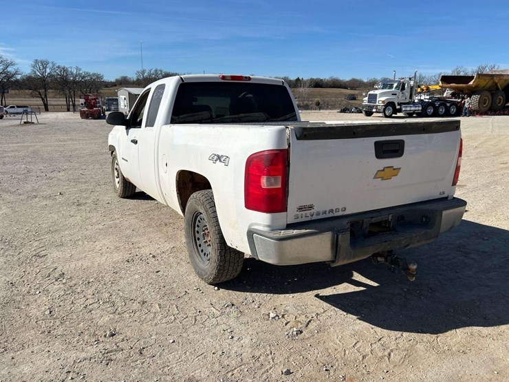 2013-chevrolet-silverado-1500-image-2