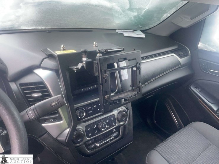 2015-chevrolet-tahoe-image-14