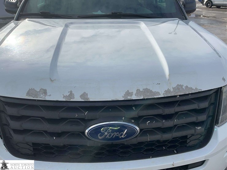 2017-ford-explorer-image-37