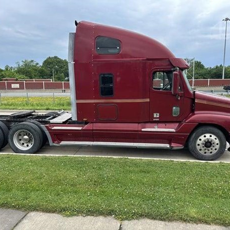 2004 FREIGHTLINER ST120 TRUCK