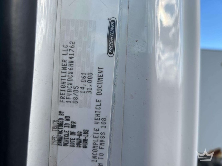 2006-freightliner-m2-bucket-truck-image-6