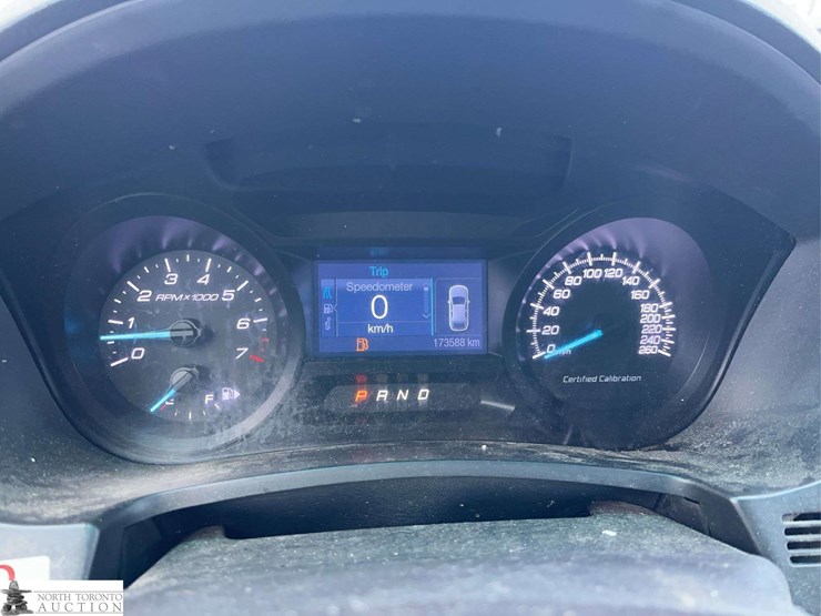 2015-ford-explorer-police-interceptor-image-17