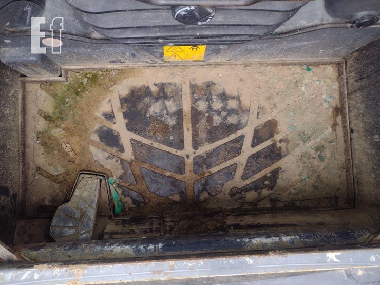 2017-kubota-svl95-2s-image-12