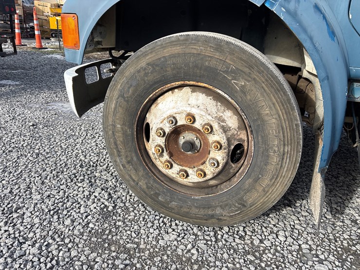 1995-international-4700-image-13