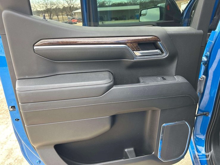 2024-gmc-seirra-elevation-4x4-image-18