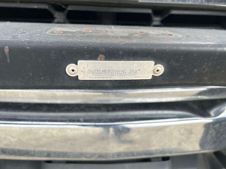 2018-chevrolet-silverado-1500-image-25