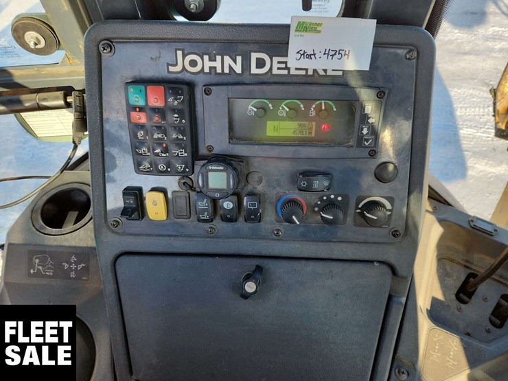 2019-deere-410l-image-16