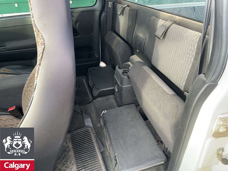 2011-gmc-canyon-sle-image-15