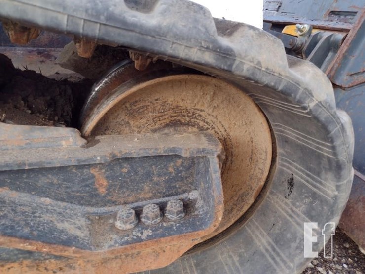 2019-bobcat-t770-image-35