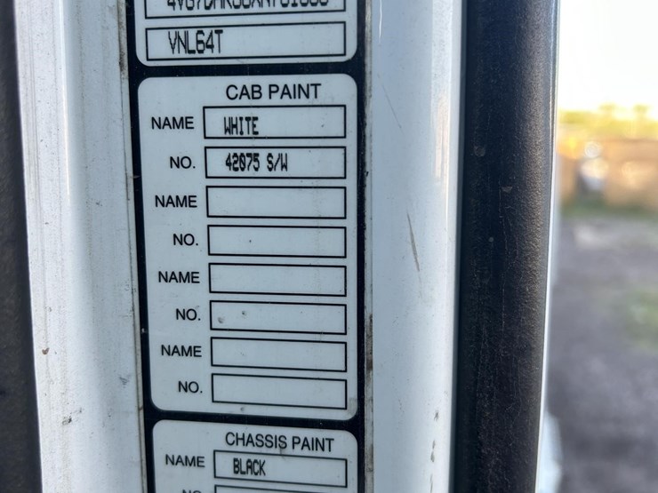 1999-volvo-vnl64t770-image-12