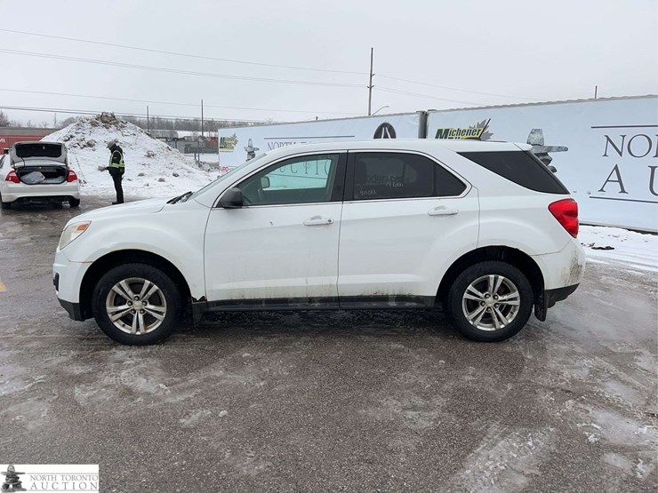 2015-chevrolet-equinox-ls-image-9