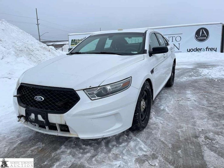2013-ford-taurus-police-inte-image-1