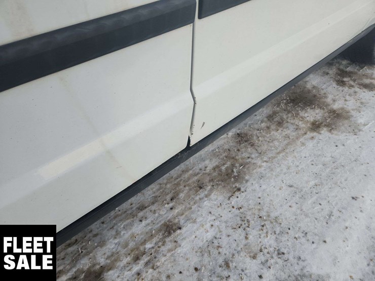 2015-dodge-grand-caravan-image-34