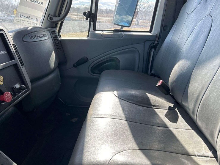 2007-international-derrick-digger-image-13