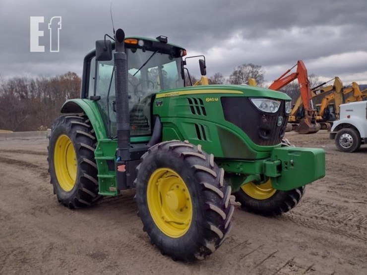 2014-john-deere-6140m-image-23