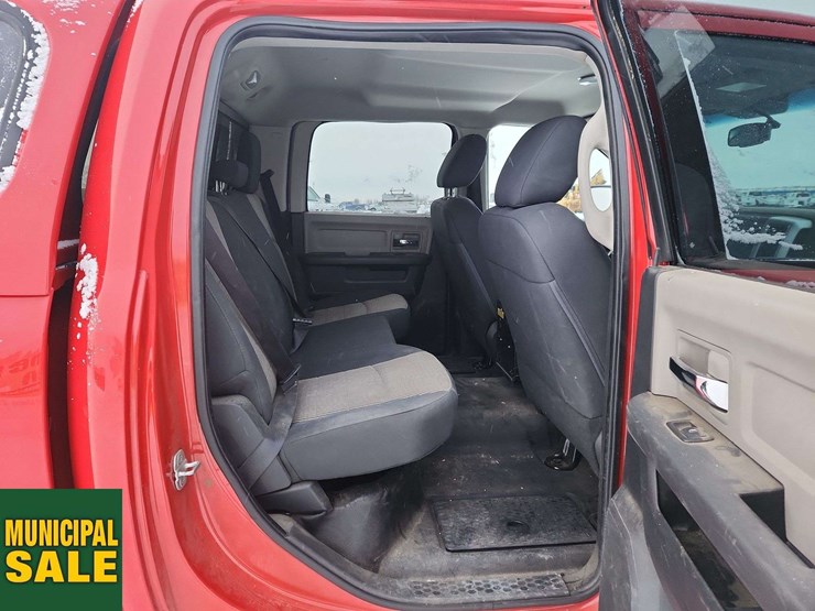 2012-dodge-1500-image-17