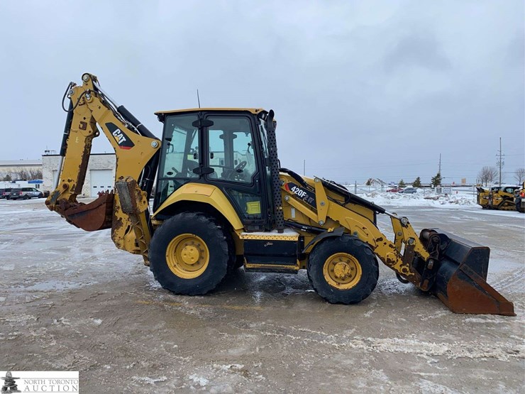 2019-caterpillar-420f2-it-image-7