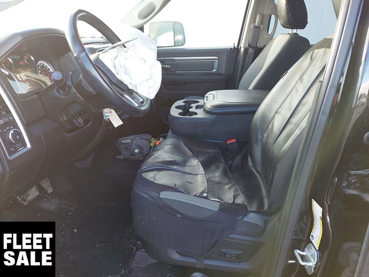 2023-ram-1500-classic-image-14