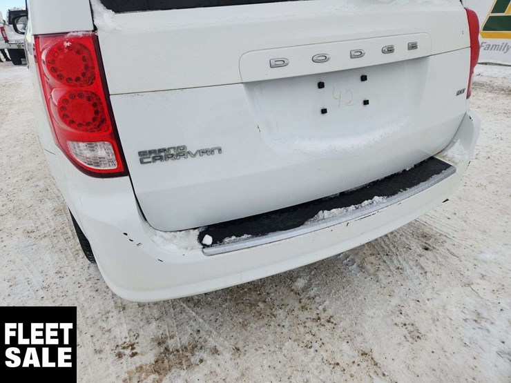 2015-dodge-grand-caravan-sxt-image-41