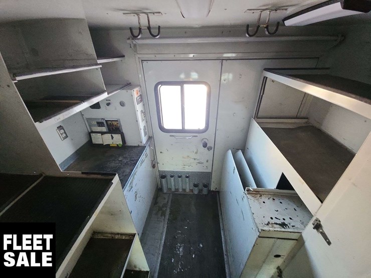 2006-ford-f550-image-36