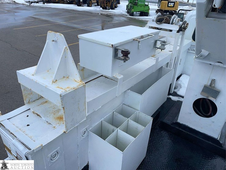 2006-international-durastar-4200-image-36