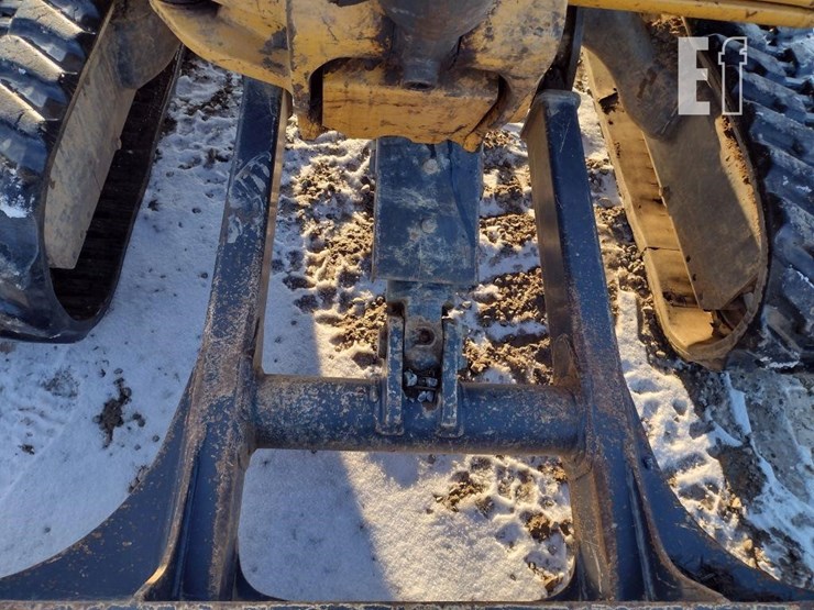 2013-deere-35d-image-20