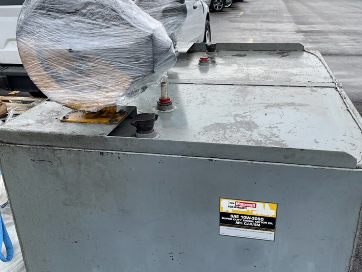 #3002-•-d1g.-dual-chamber-450gal-fuel-tank-with-pumps-image-3