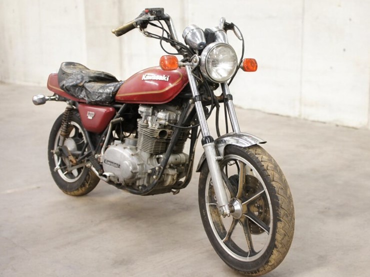 1980-kawasaki-kz750-twin-motorcycle-image-2