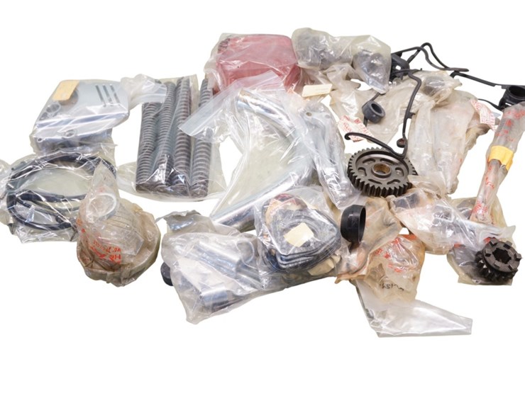 kawasaki-miscellaneous-parts-lot-image-1
