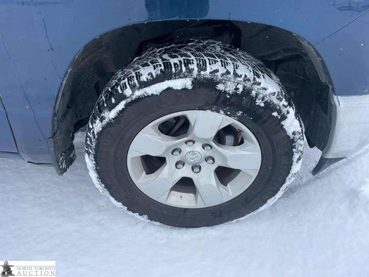 2019-ram-1500-big-horn-image-9